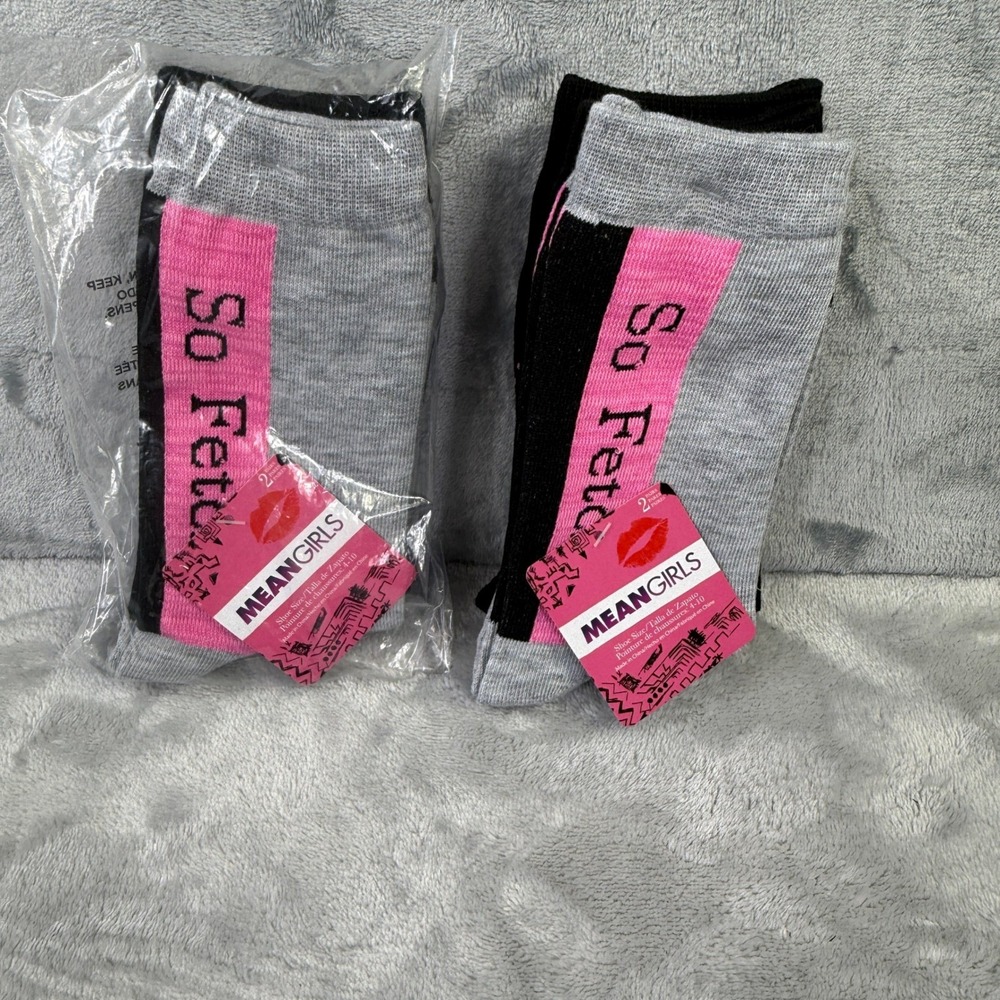 Mean Girls So Fetch Wednesdays We Wear Pink Crew Socks 2 Pair Womens 4-10